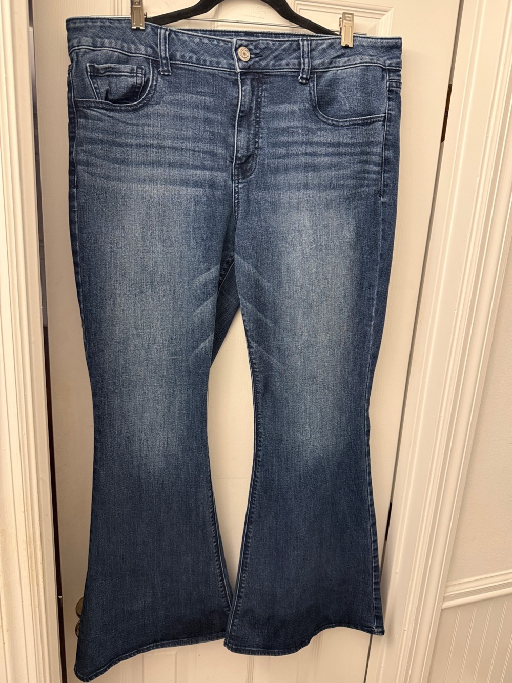 AMERICAN EAGLE Super Stretch Hi-Rise Artist Flare Vintage Jeans Size 16 Short